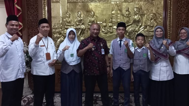 Pelepasan keberangkatan siswa MTsN 1 Pati ikuti Final Round Thailand International Mathematic Olympiad (TIMO) di Bangkok