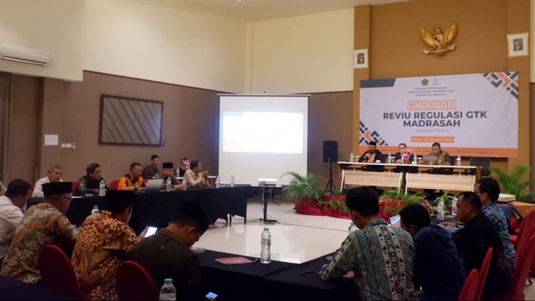 Direktorat Guru dan Tenaga Kependidikan (GTK) Madrasah tengah mempersiapkan regulasi untuk memperkuat peran pengawasan berbasis digital.
