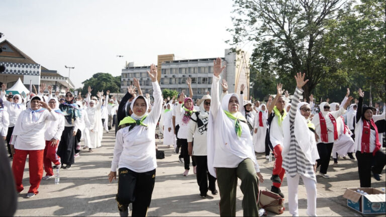 Kemenag Luncurkan Senam dan Batik Baru untuk Jemaah Haji Indonesia
