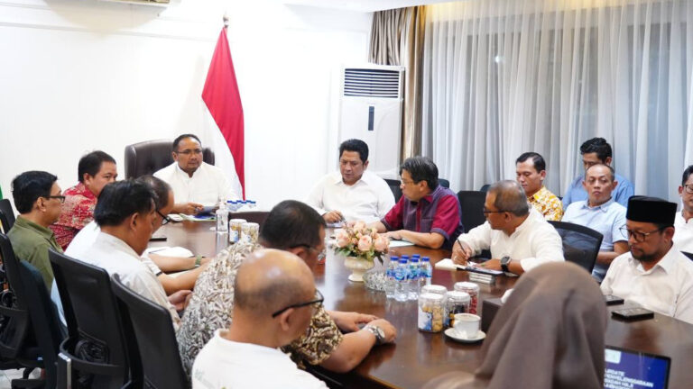 Menag memimpin rapat persiapan ibadah haji tahun 1445H