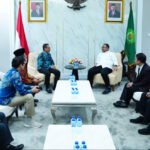 Pertemuan antara Menteri Agama Yaqut Cholil Qoumas dan Direktur Utama Pos Indonesia Faizal Rochmad Djoemadi membahas upaya untuk meningkatkan layanan pengiriman barang bagi jamaah haji dari Arab Saudi ke Indonesia.