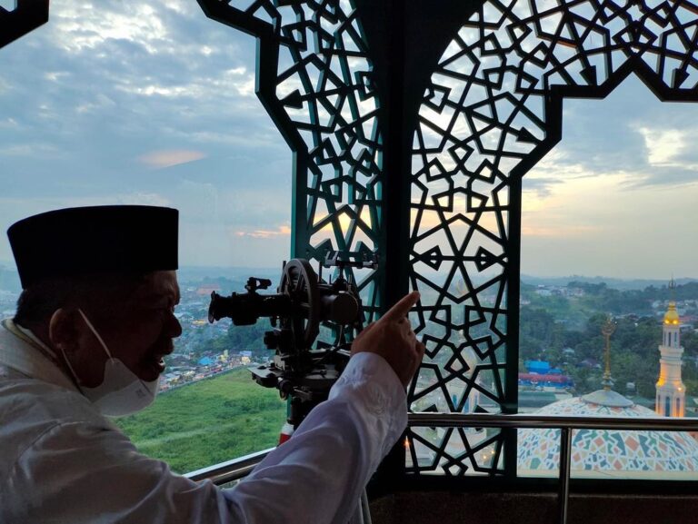 Metode Rukyat dan Hisab untuk Menentukan 1 Syawal (Idul Fitri)