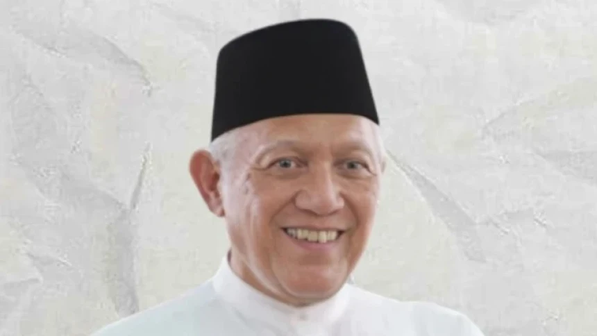 Pengasuh Pondok Pesantren Tebuireng KH Abdul Hakim Mahfudz (Gus Kikin)