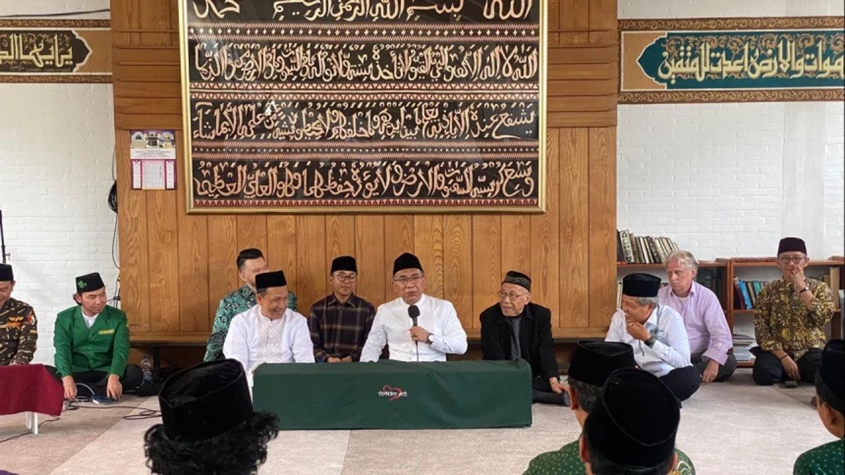 Gus Yahya saat memberikan arahan dalam acara Pelantikan PCINU Belanda dan Deklarasi PC GP Ansor Belanda, Ahad (12/5/2024).