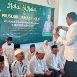 ASN Kemenag Aceh Besar Jalani Peusijuek, Tradisi Adat Berangkat Haji di Aceh