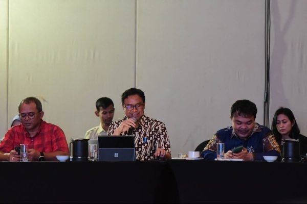 Karocan Kemenag Muhamad Iqbal (tengah)