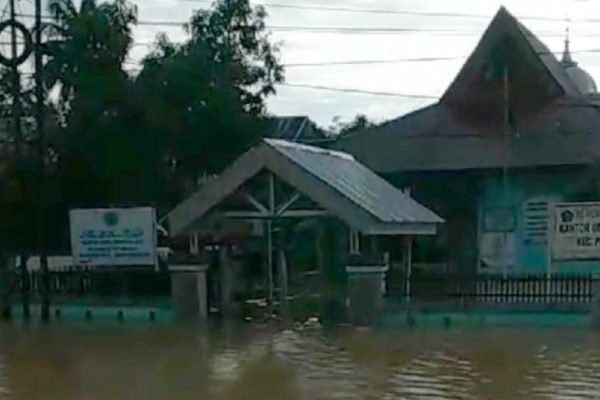 KUA Pitumpanua ikut terdampak banjir