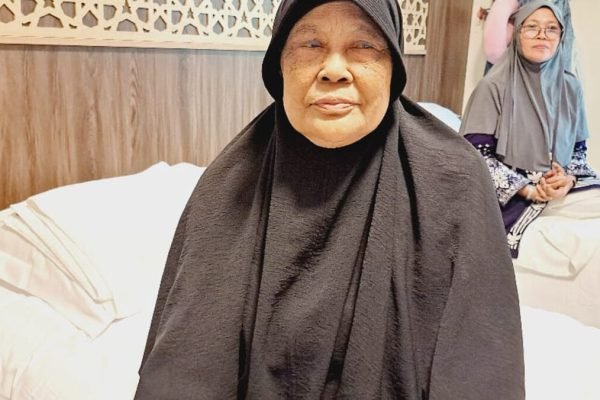 Kisah Inspiratif Nenek Rasuna: Perjalanan Emosional Menuju Raudhah
