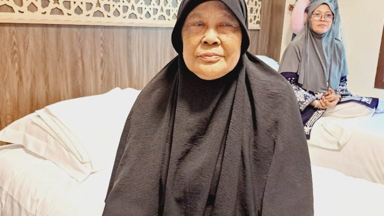 Kisah Inspiratif Nenek Rasuna: Perjalanan Emosional Menuju Raudhah