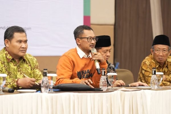 Tenaga Ahli Menag Hasanuddin Ali jelaskan konsep Kemandirian Pesantren pada Rakornas PD Pontren