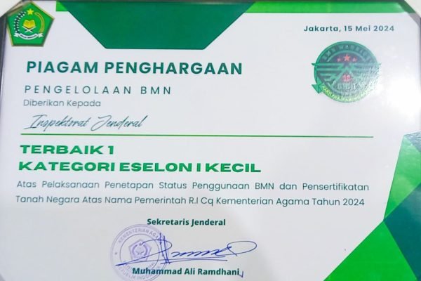 Penghargaan Itjen dari Biro Keuangan Setjen Kemenag