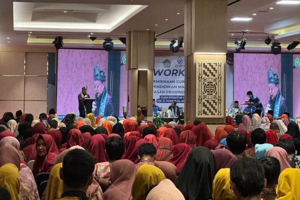 Dir GTK Madrasah Thobib Al Asyhar