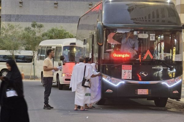 Jamaah haji Indonesia bersiap berangkat ke Makkah.
