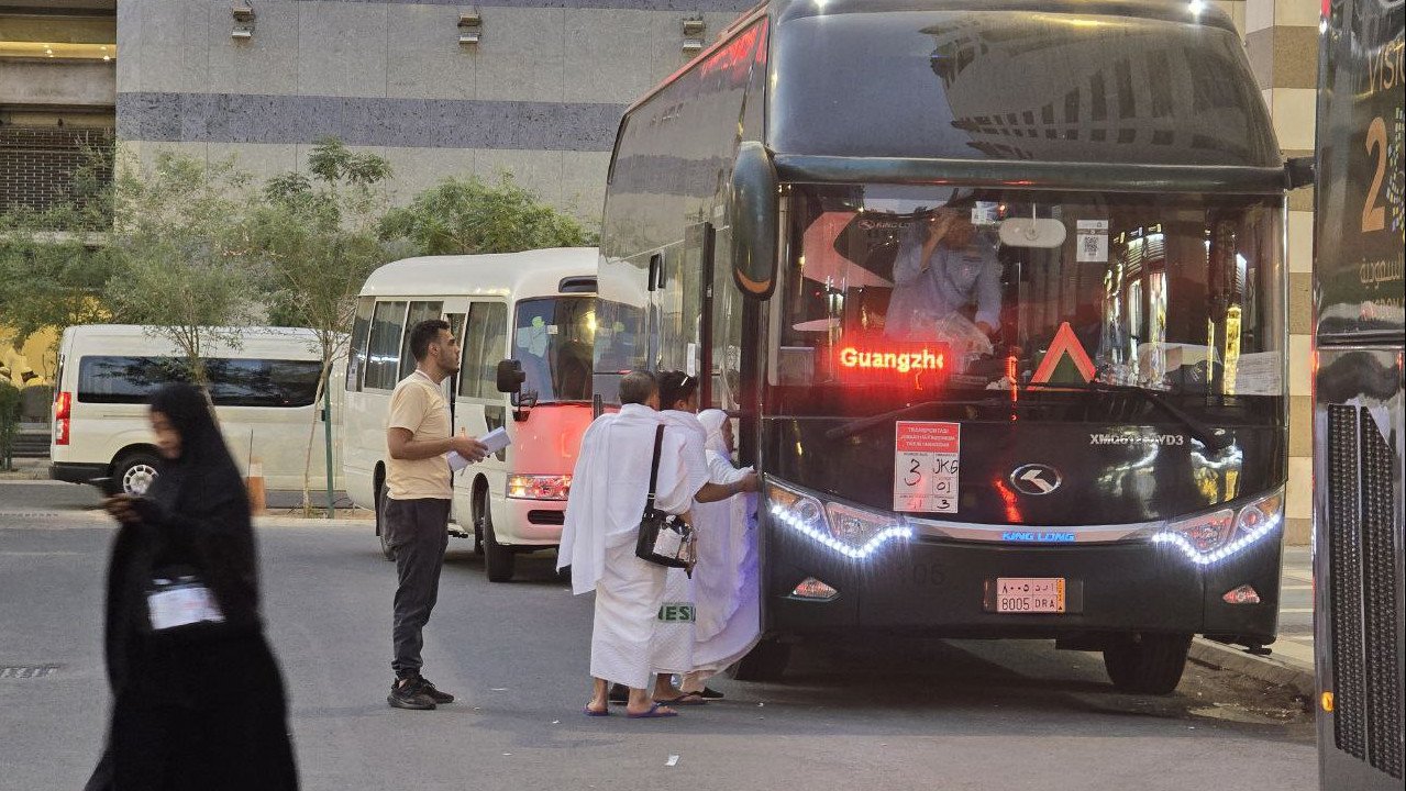 Jamaah haji Indonesia bersiap berangkat ke Makkah.