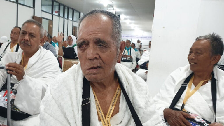 Perjuangan dan Ketabahan Ahmad Saifudin Rois: Pedagang Slondok yang Menjadi Jamaah Haji