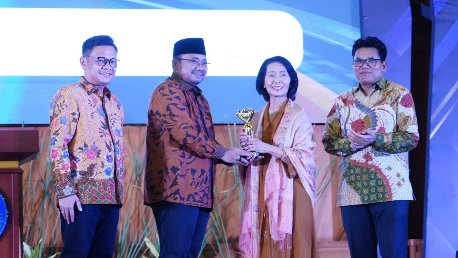 Menag Beri Lifetime Achievement kepada Nurcholish Madjid