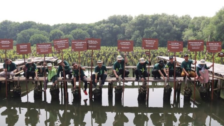 Peringatan Harlah ke-1 IPARI: Rawat Bumi dengan Tanam Sejuta Pohon dan Kampanye Zero Plastic