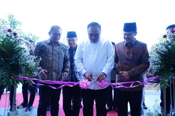 Menteri Agama Yaqut Cholil Qoumas telah secara resmi mengubah status Institut Agama Islam Negeri (IAIN) Tulungagung menjadi Universitas Islam Negeri (UIN) Sayyid Ali Rahmatullah Tulungagung (SATU).