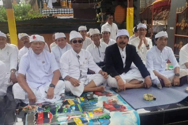 Rektor UHN Sugriwa Gelar Dharma Wacana dan Upacara Ngenteg Linggih di Bogor