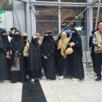 Tim Pelindungan Jamaah Haji KJRI Jeddah mendampingi pemulangan 34 WNI di Bandara Madinah.