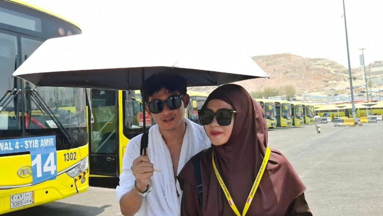 Pasangan suami-istri jemaah haji Indonesia