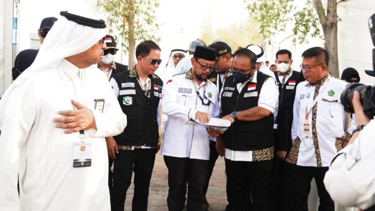 Menag Yaqut dan jajarannya tinjau persiapan layanan di Arafah