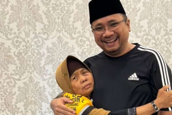 Menag Yaqut bersama Nenek Surini