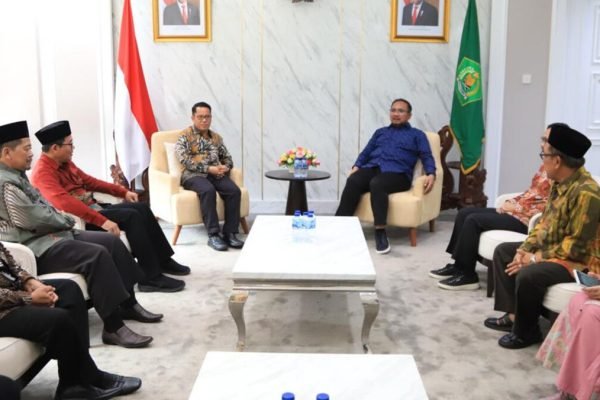 Menteri Agama Yaqut Cholil Qoumas menerima Ketua BWI dan Jajaran