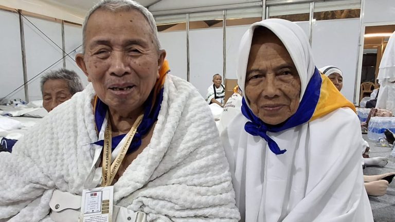 Cerita Rusmiati dan Ngadnan: Nikmati Setiap Proses Ibadah Haji