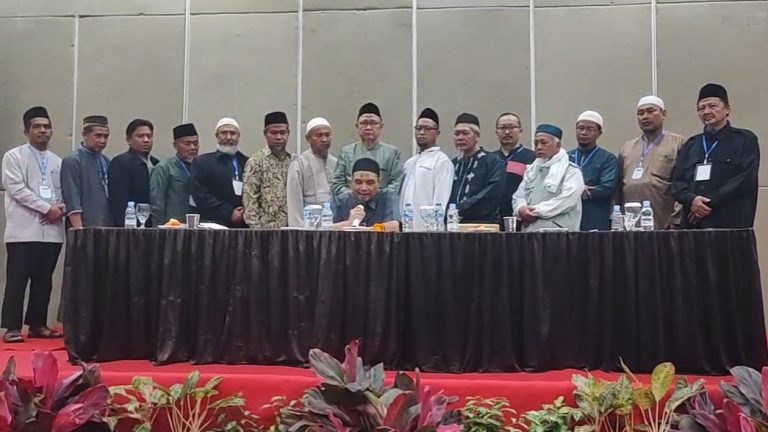 Pembubaran Al-Jamaah Al-Islamiyah dan Kembali ke NKRI: Apresiasi untuk Densus 88 dari Stafsus Menag