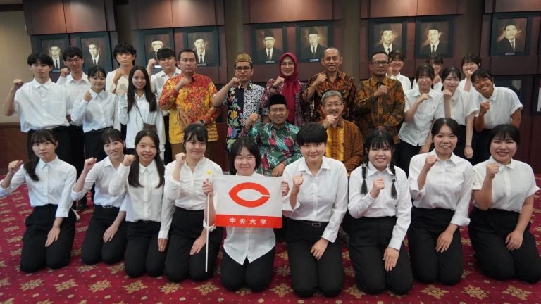 Mahasiswa Universitas Chuo Jepang Kunjungi Kementerian Agama RI, Pererat Hubungan Internasional