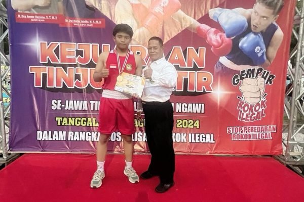 M. Aby Ramadhan N, siswa kelas 9 dari Madrasah Tsanawiyah Negeri (MTsN) 3 Kota Surabaya, baru-baru ini berhasil meraih Juara I dalam Kejuaraan Tinju Amatir se-Jawa Timur untuk Kategori Putra Kelas -80 Kg.