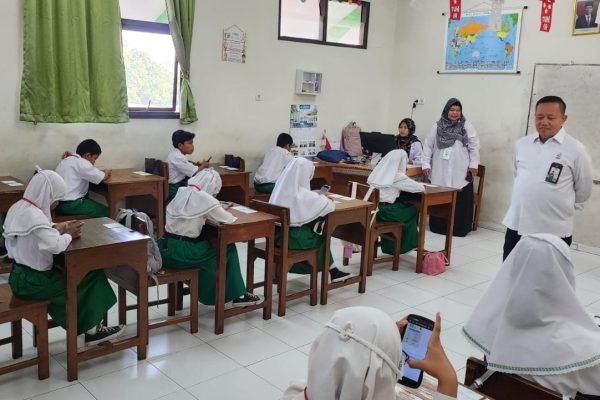 Kementerian Agama mengadakan Asesmen Kompetensi Madrasah Indonesia (AKMI) secara serentak di 12.573 madrasah di seluruh Indonesia.