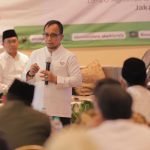 Tenaga Ahli Menteri Agama Bidang Analisis Pengembangan Kementerian dan Lembaga Mahmud Syaltout Syahidulhaq Qudratullah (berdiri)