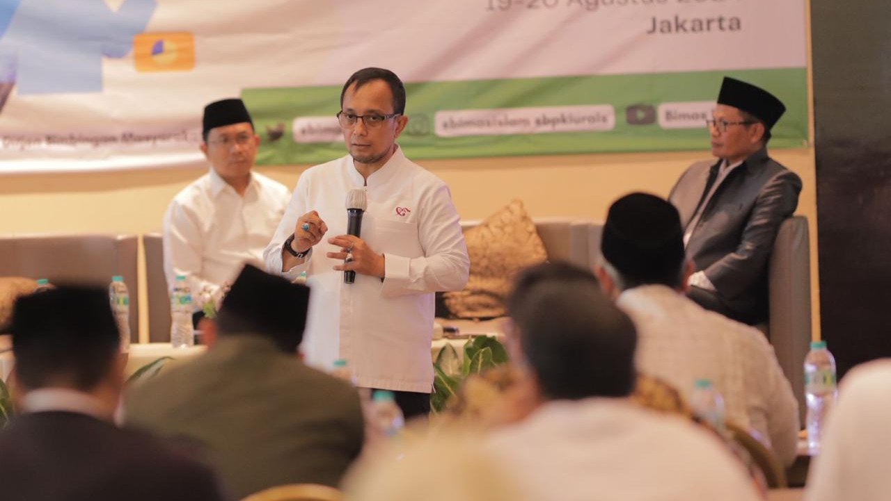 Tenaga Ahli Menteri Agama Bidang Analisis Pengembangan Kementerian dan Lembaga Mahmud Syaltout Syahidulhaq Qudratullah (berdiri)