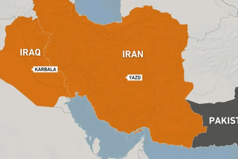 Sedikitnya 28 jemaah haji dari Pakistan tewas dan 23 lainnya terluka setelah bus yang mereka tumpangi terbalik di Iran tengah, menurut media negara Iran.