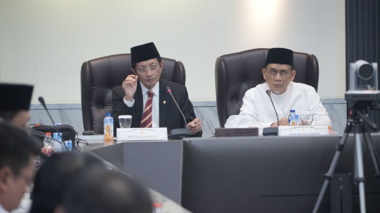 Menteri Agama Nasruddin Umar (kiri) danWakil Menteri Agama Muhammad Syafi'i (kanan)