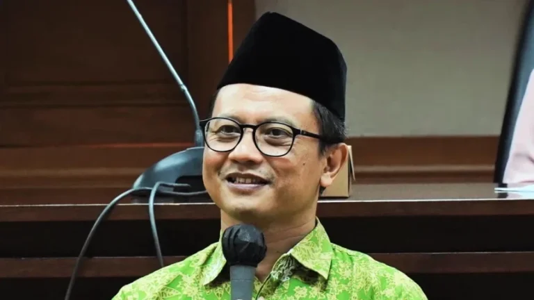 Alumnus Pondok Pesantren Bahrul Ulum Tambakberas, Jombang, Jawa Timur, Bahrul Fuad, juga Komisioner Komnas Perempuan.